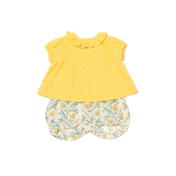 ROSE SET, MUSTARD WALLPAPER
